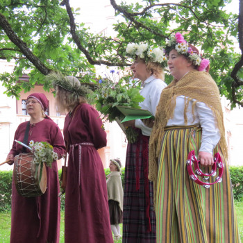 Vasaras saulgriežu pasākums "Sveiksim sauli"