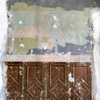 Ērģeļu istabas sākotnējās sienu apdares iluzoro paneļu restaurācija