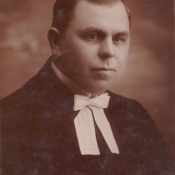 GUSTAVS KNESS - KŅEZINSKIS